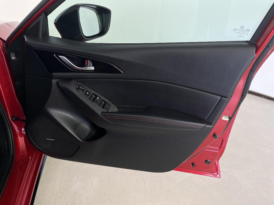 Photo '15' of Mazda Axela Photo '15' of Mazda Axela