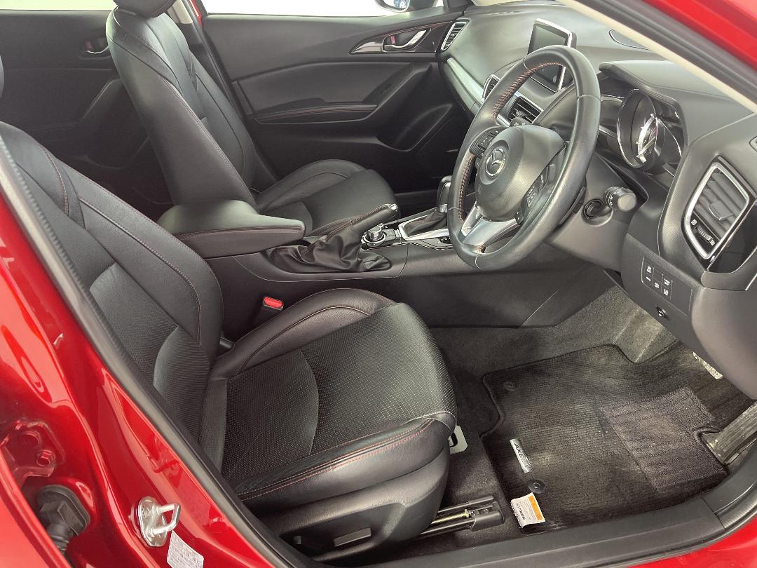 Photo '16' of Mazda Axela Photo '16' of Mazda Axela