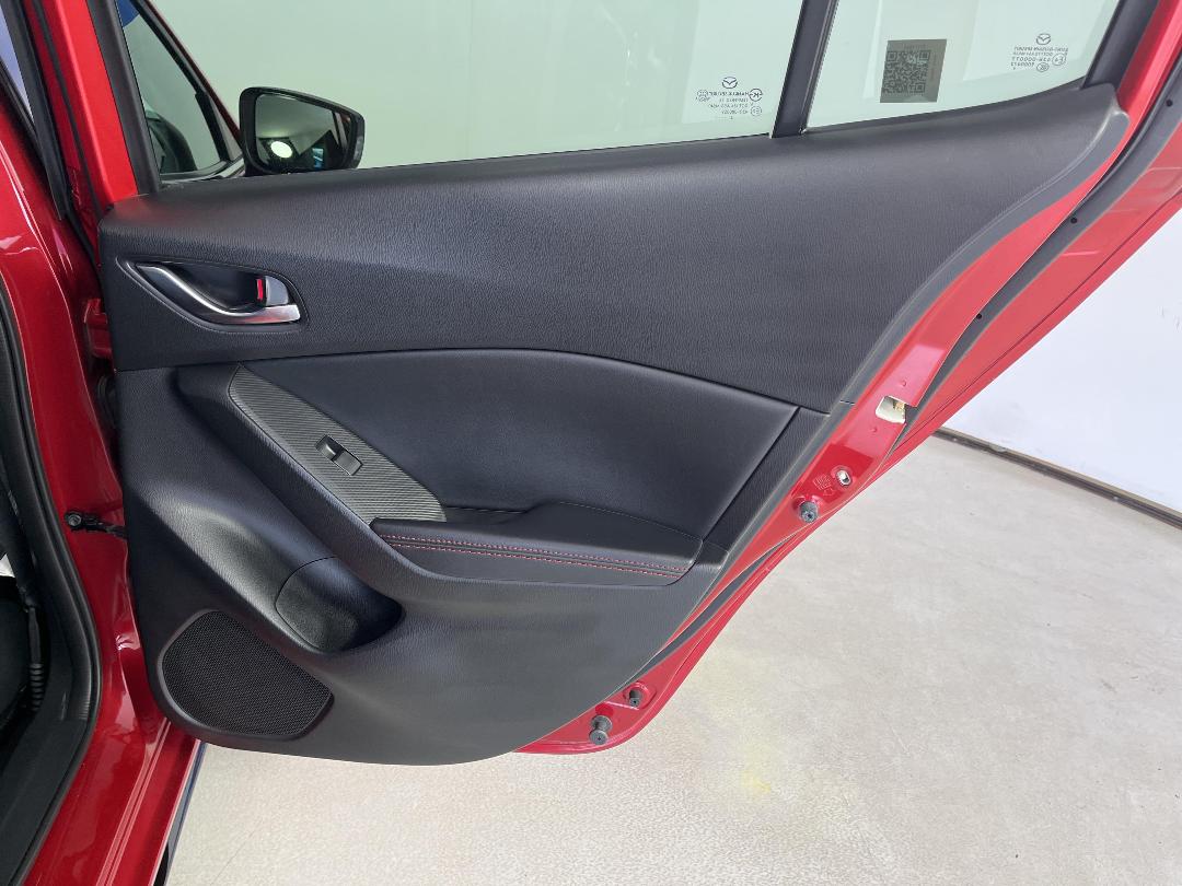 Photo '19' of Mazda Axela Photo '19' of Mazda Axela