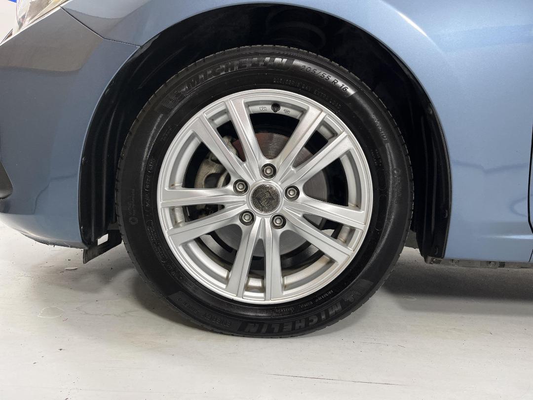 Photo '10' of Mazda Axela