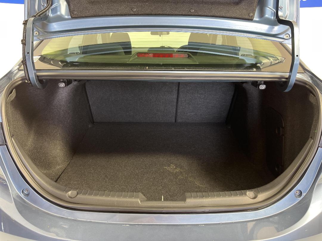 Photo '14' of Mazda Axela