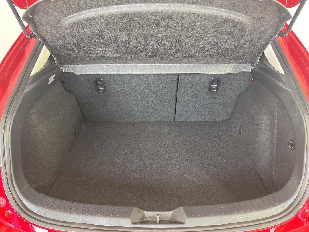 Photo '14' of Mazda Axela