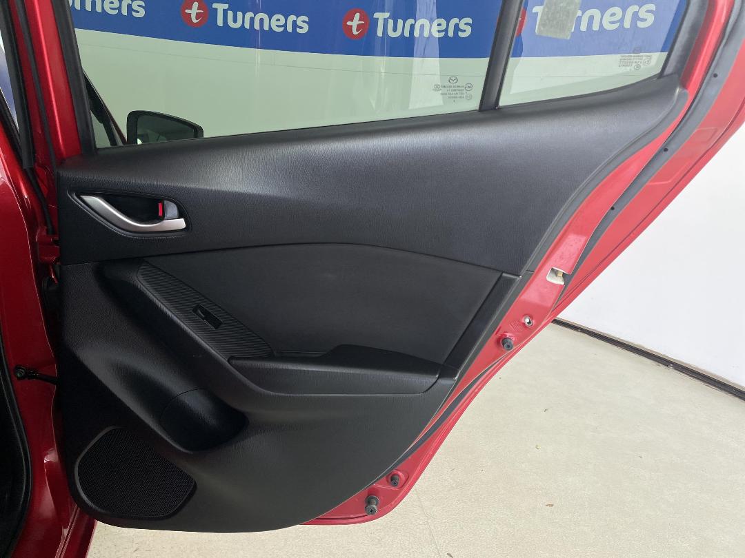 Photo '19' of Mazda Axela