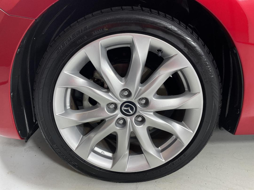 Photo '10' of Mazda Axela