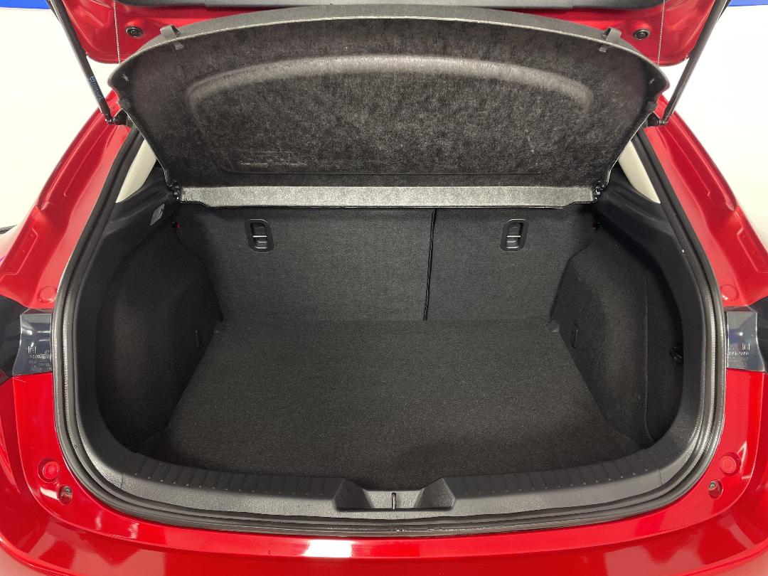 Photo '14' of Mazda Axela