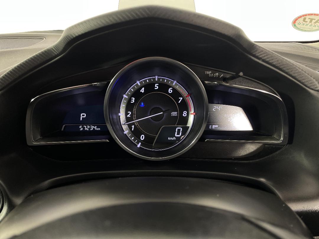 Photo '21' of Mazda Axela