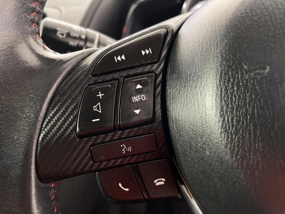 Photo '27' of Mazda Axela