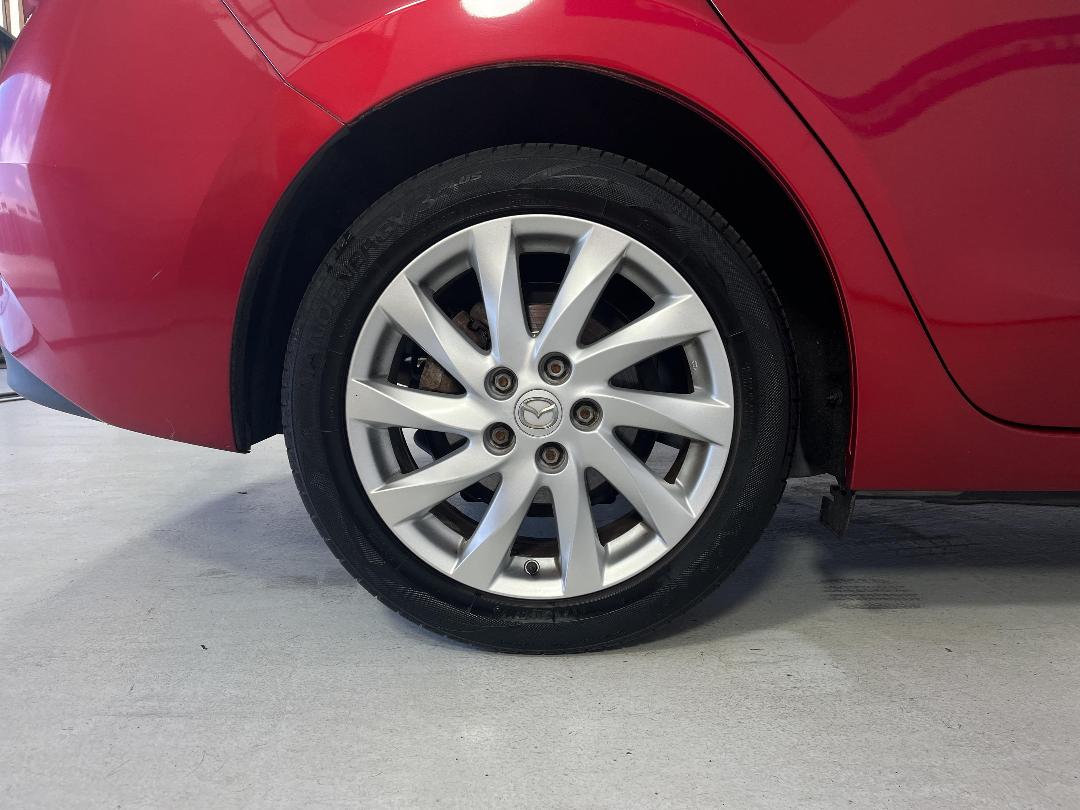 Photo '12' of Mazda Axela Photo '12' of Mazda Axela