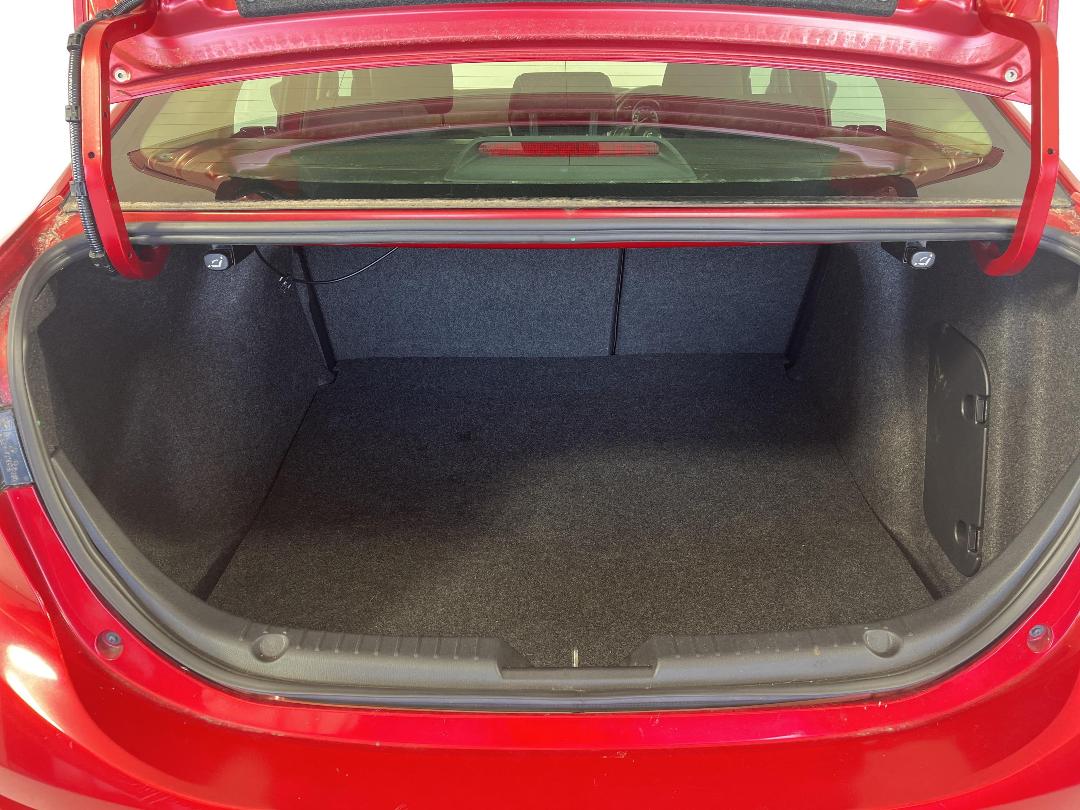 Photo '14' of Mazda Axela Photo '14' of Mazda Axela