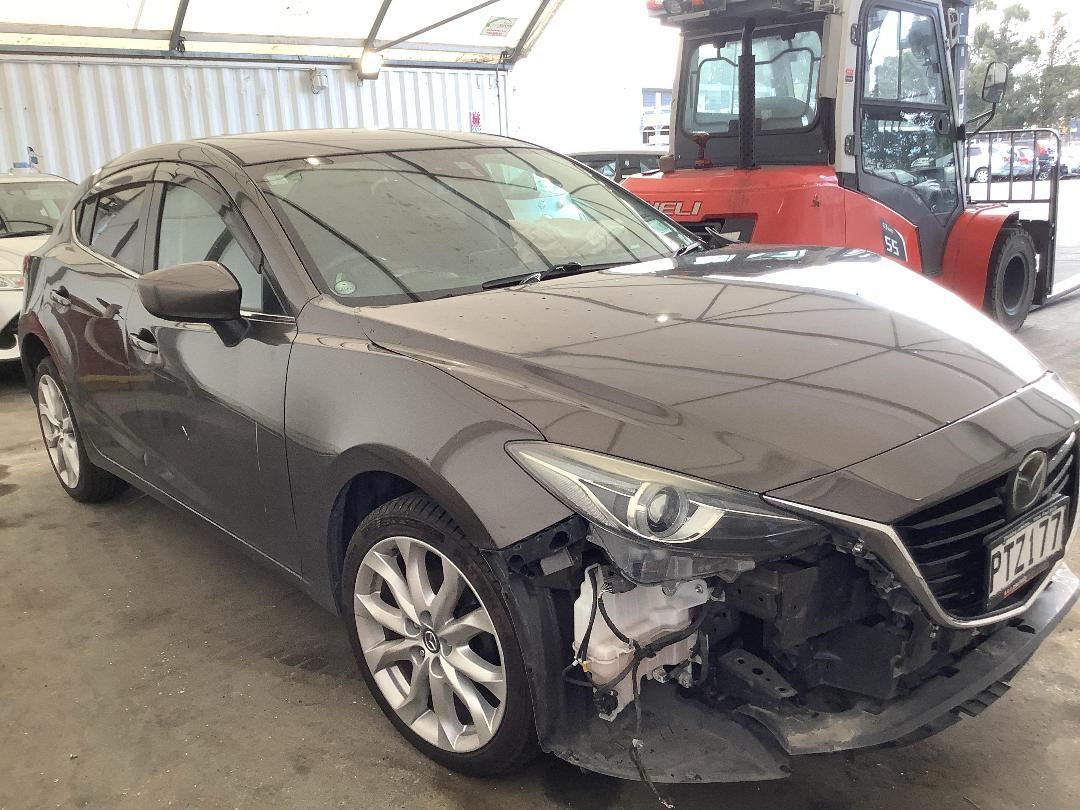 Photo '4' of Mazda Axela