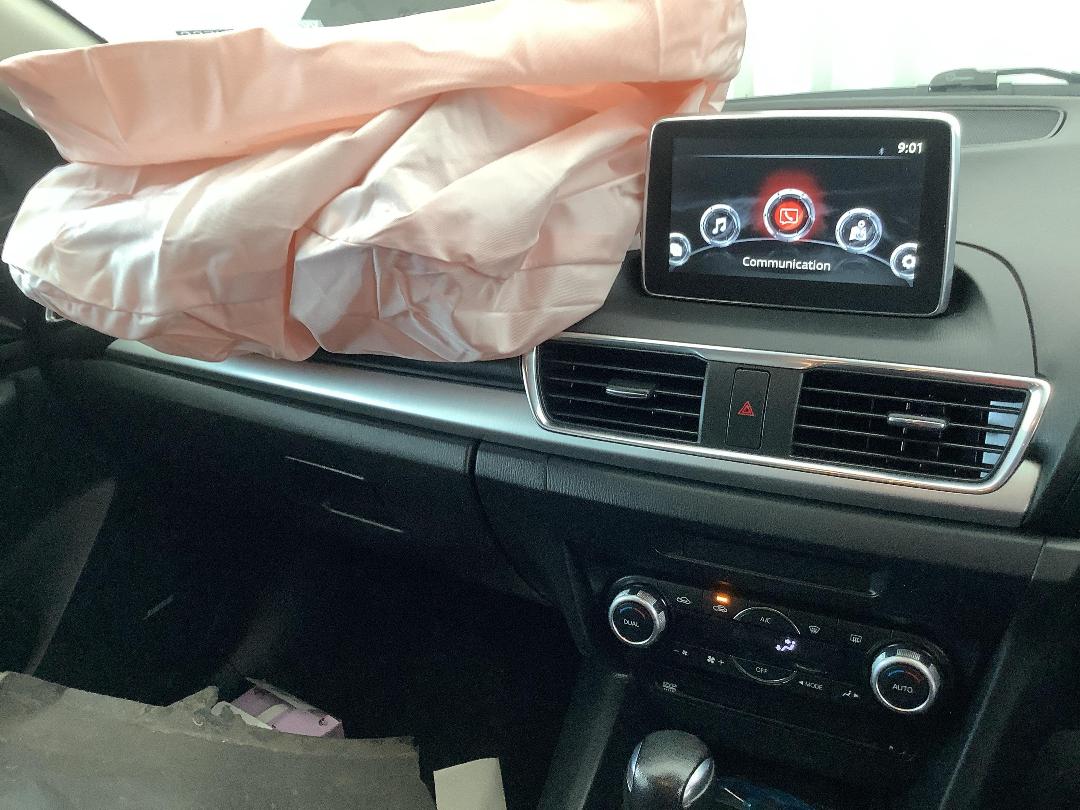 Photo '15' of Mazda Axela