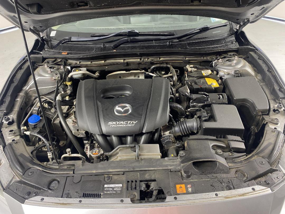 Photo '13' of Mazda Axela