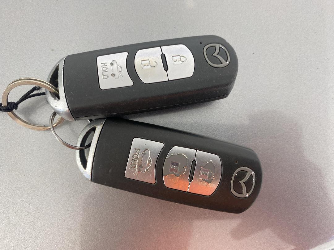 Photo '22' of Mazda Axela