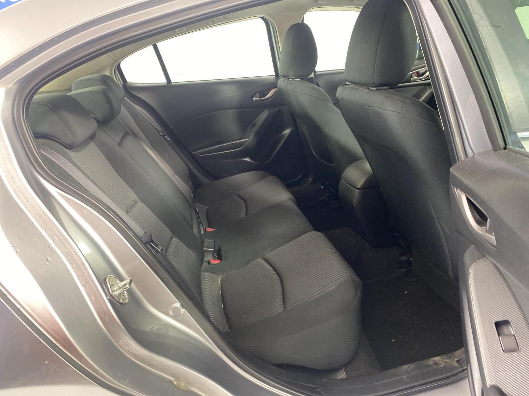 Photo '20' of Mazda Axela