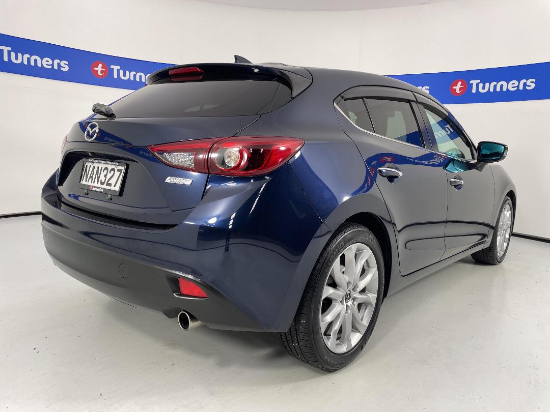 Photo '7' of Mazda Axela