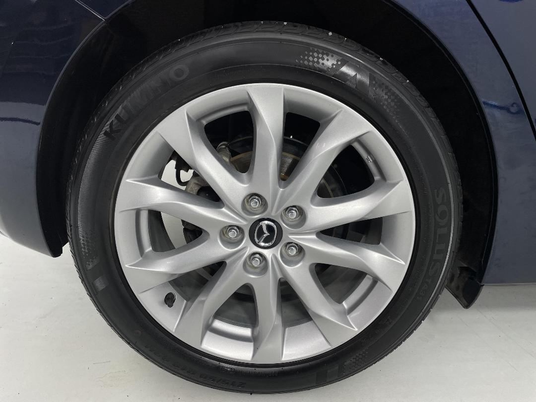 Photo '12' of Mazda Axela