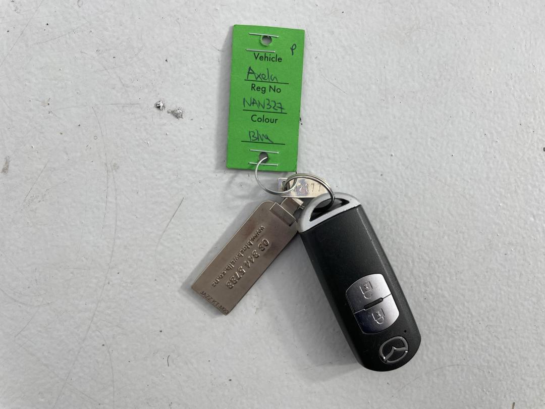 Photo '22' of Mazda Axela