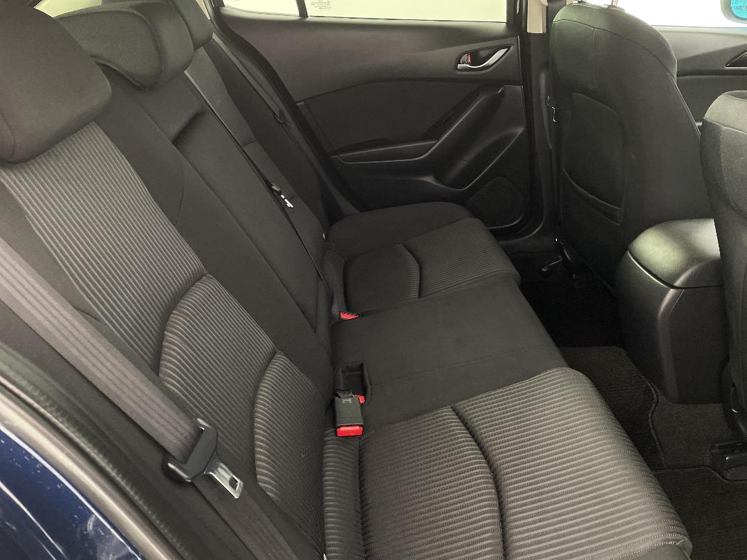 Photo '20' of Mazda Axela