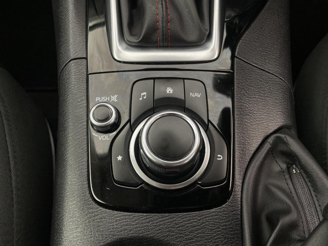 Photo '23' of Mazda Axela