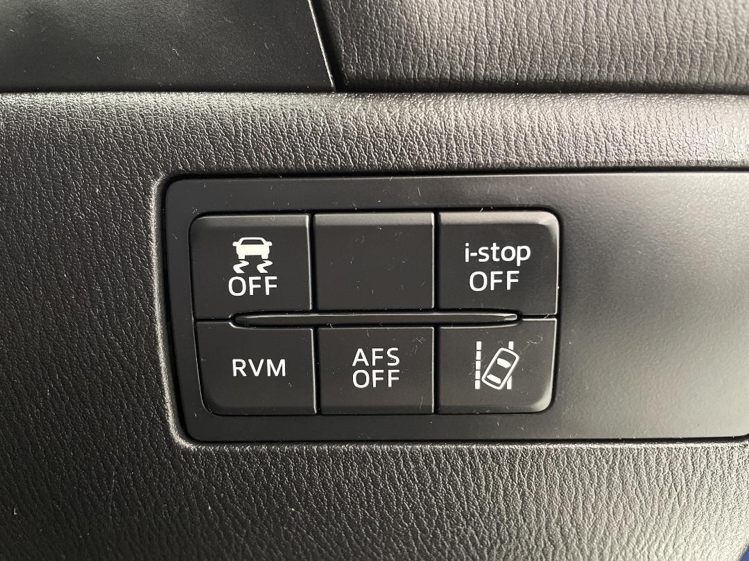 Photo '24' of Mazda Axela