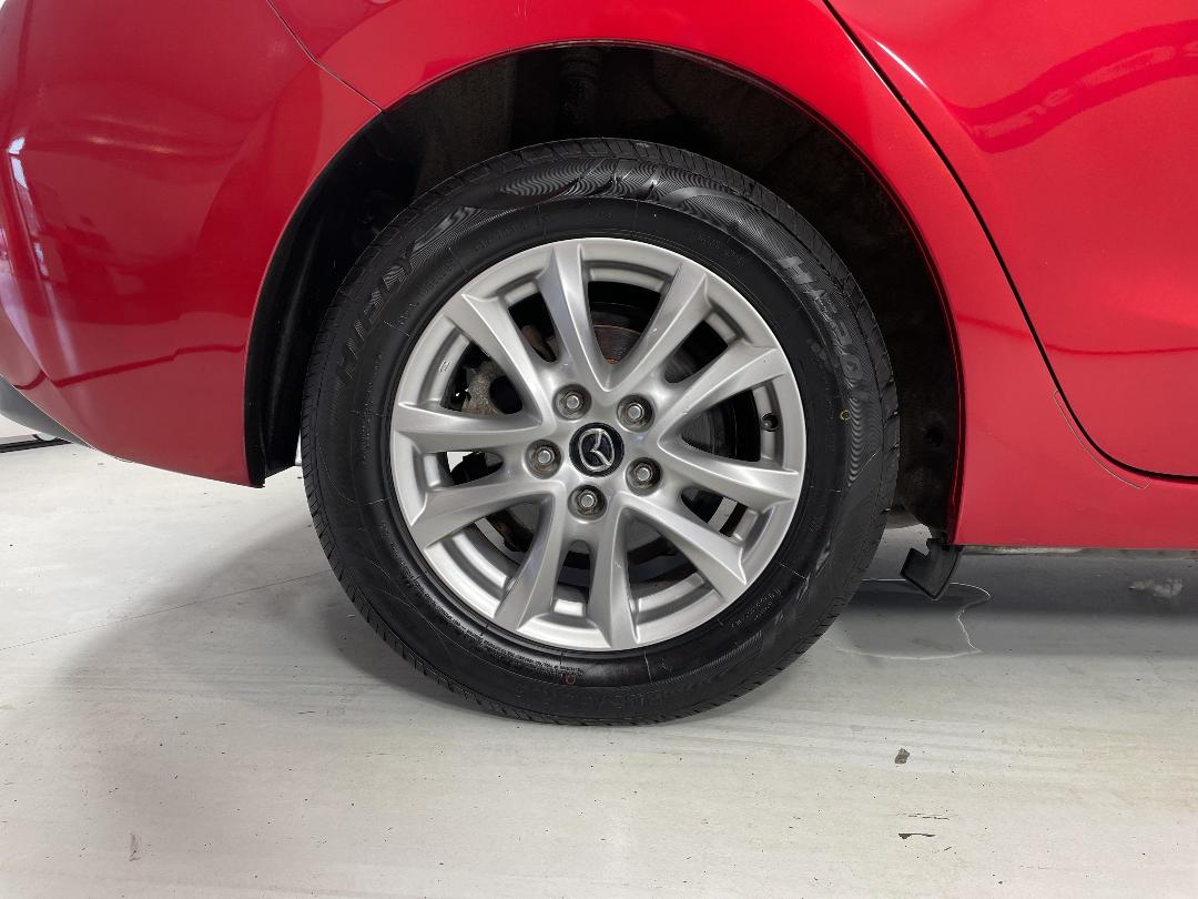 Photo '12' of Mazda Axela