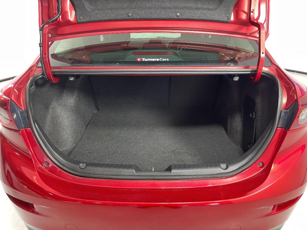 Photo '14' of Mazda Axela