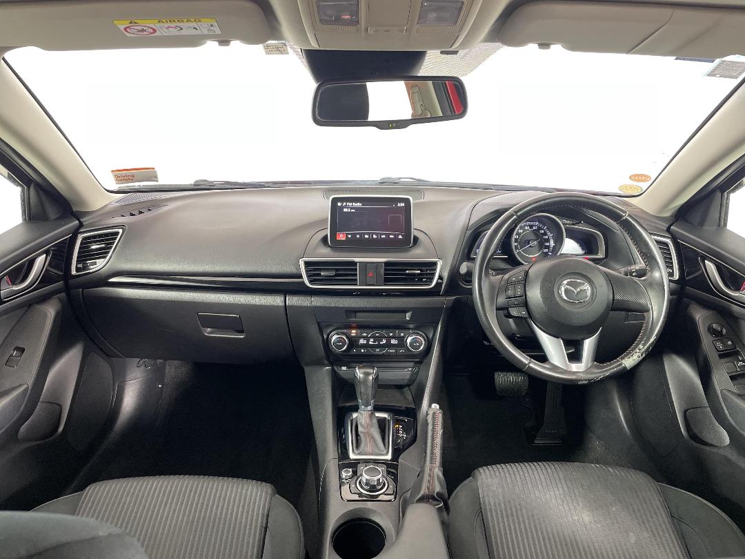 Photo '17' of Mazda Axela