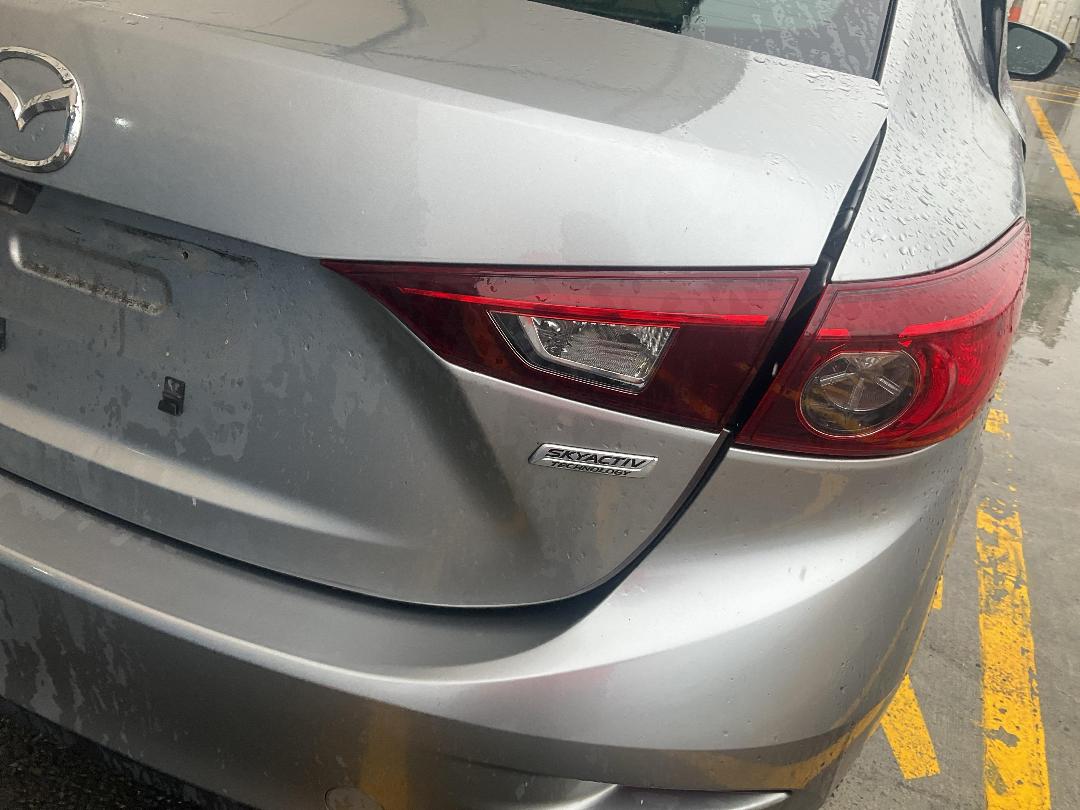 Photo '11' of Mazda Axela