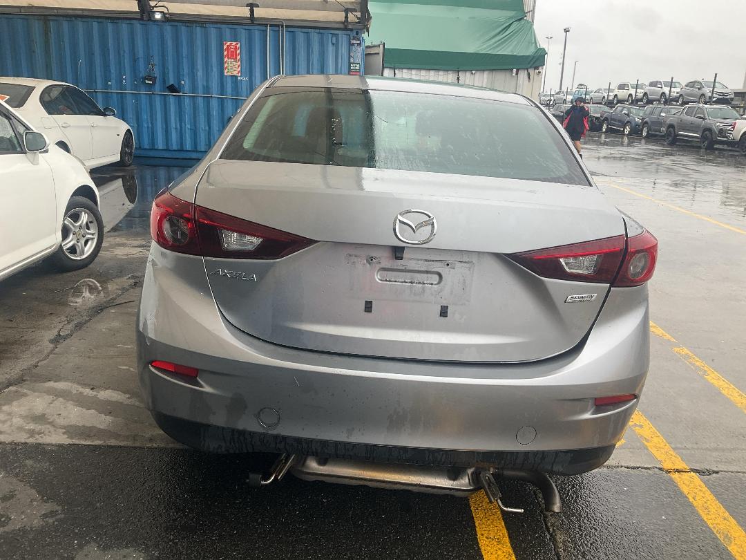 Photo '10' of Mazda Axela