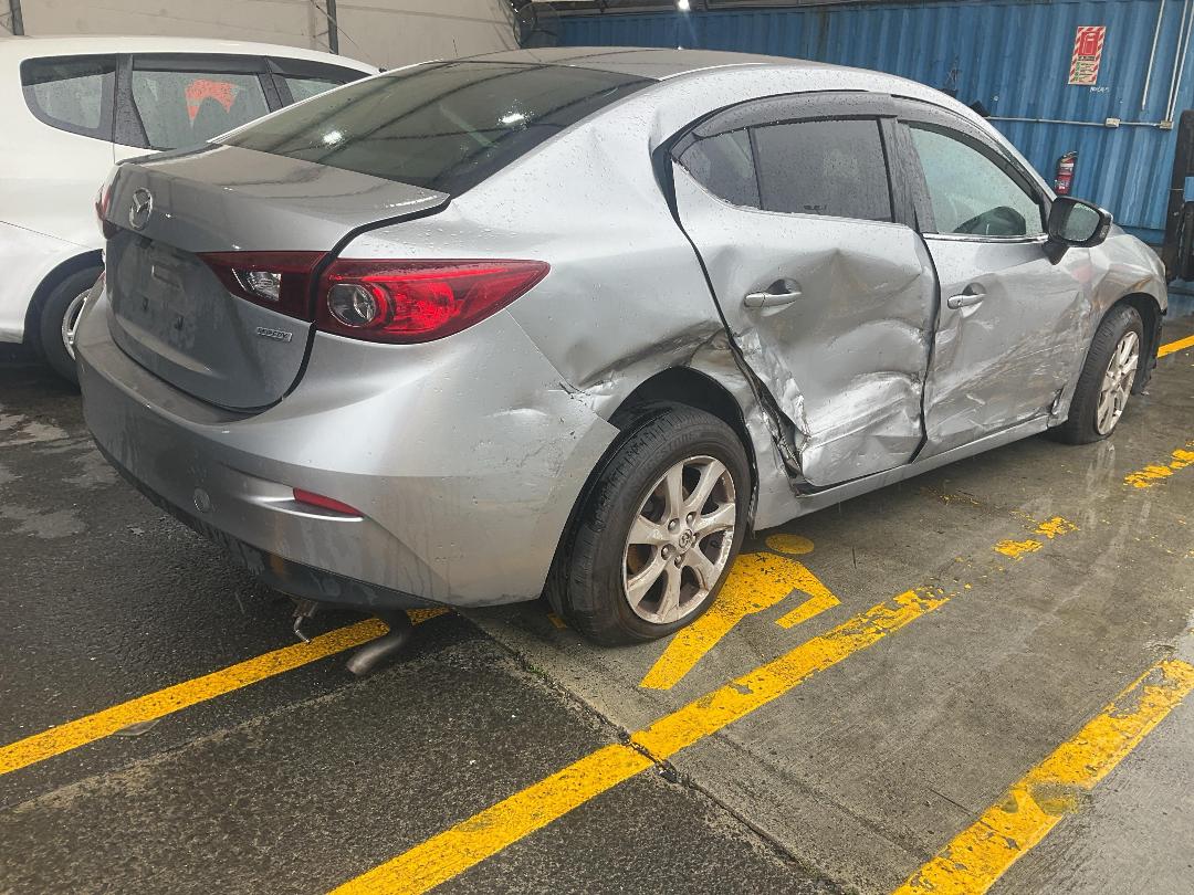 Photo '12' of Mazda Axela