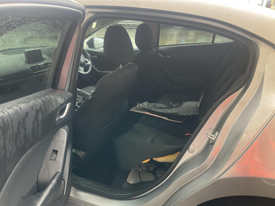 Photo '21' of Mazda Axela