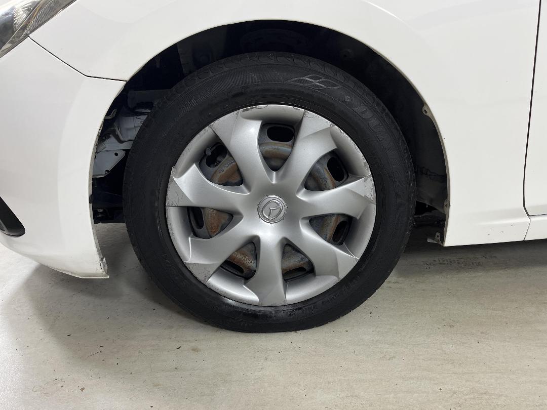 Photo '10' of Mazda Axela