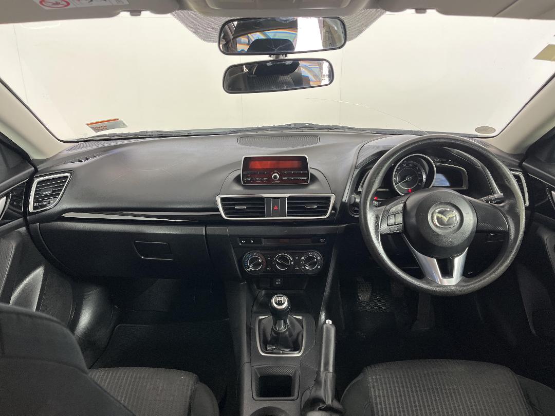 Photo '17' of Mazda Axela