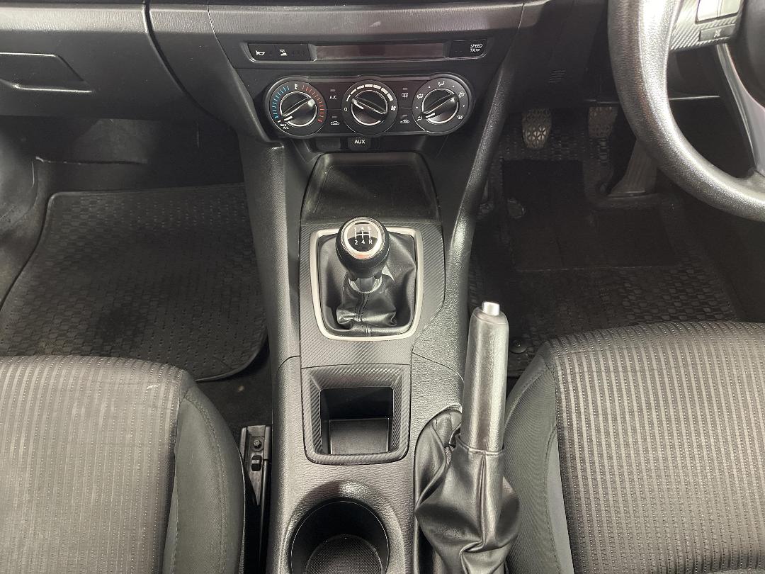 Photo '18' of Mazda Axela