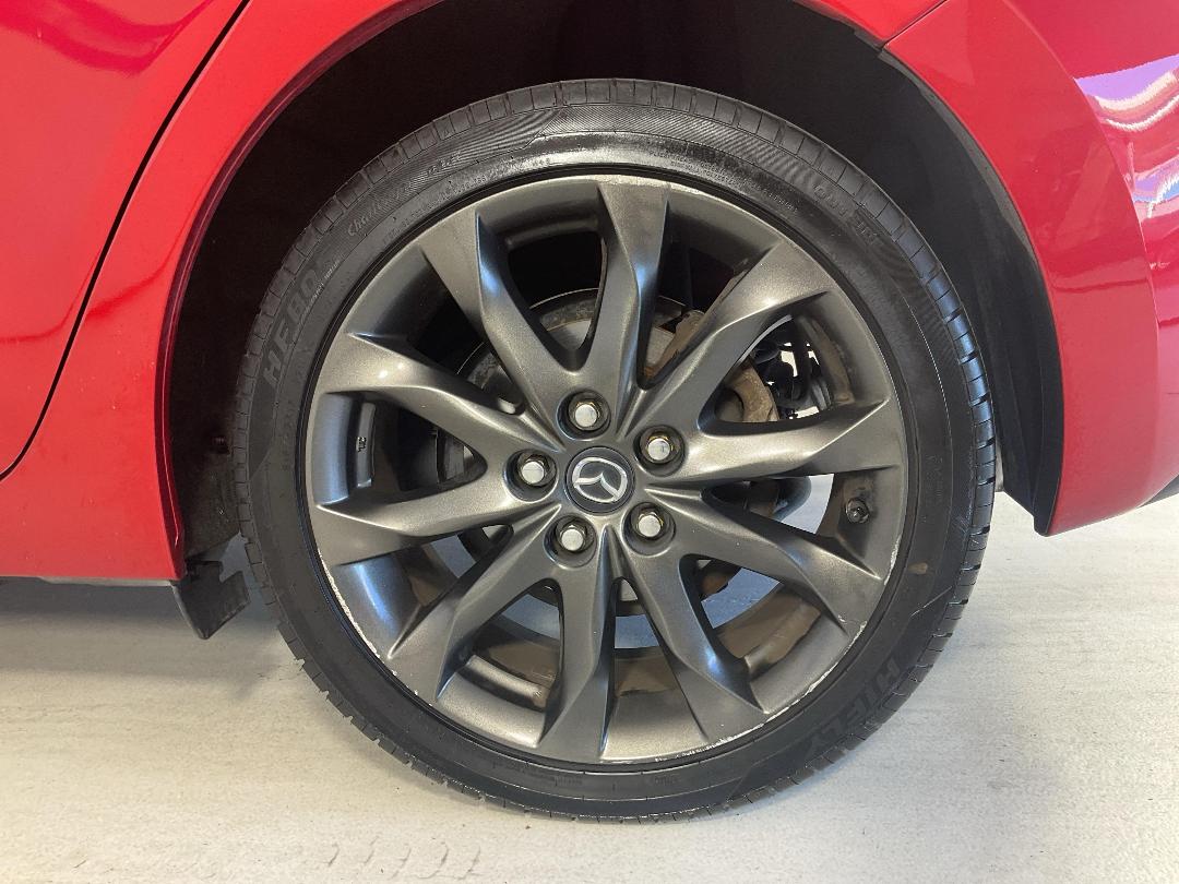 Photo '11' of Mazda Axela