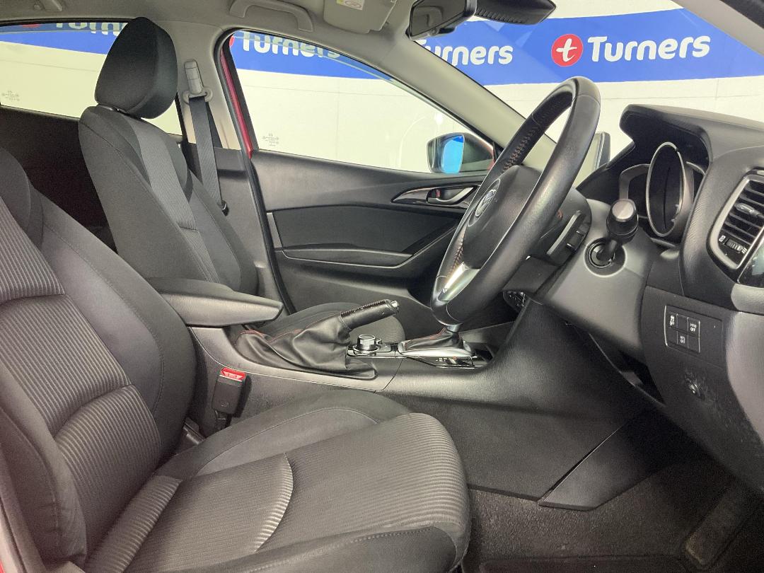 Photo '16' of Mazda Axela