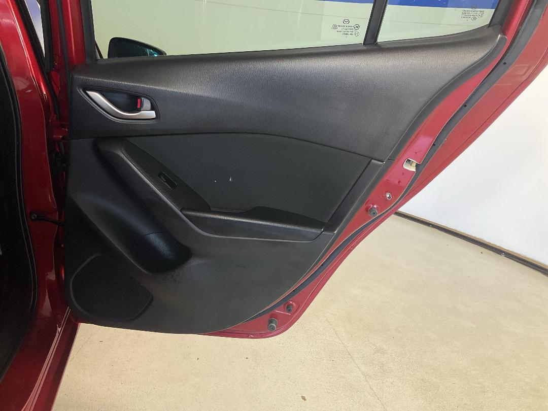 Photo '19' of Mazda Axela