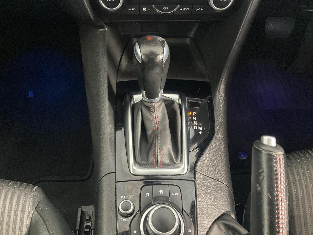 Photo '18' of Mazda Axela