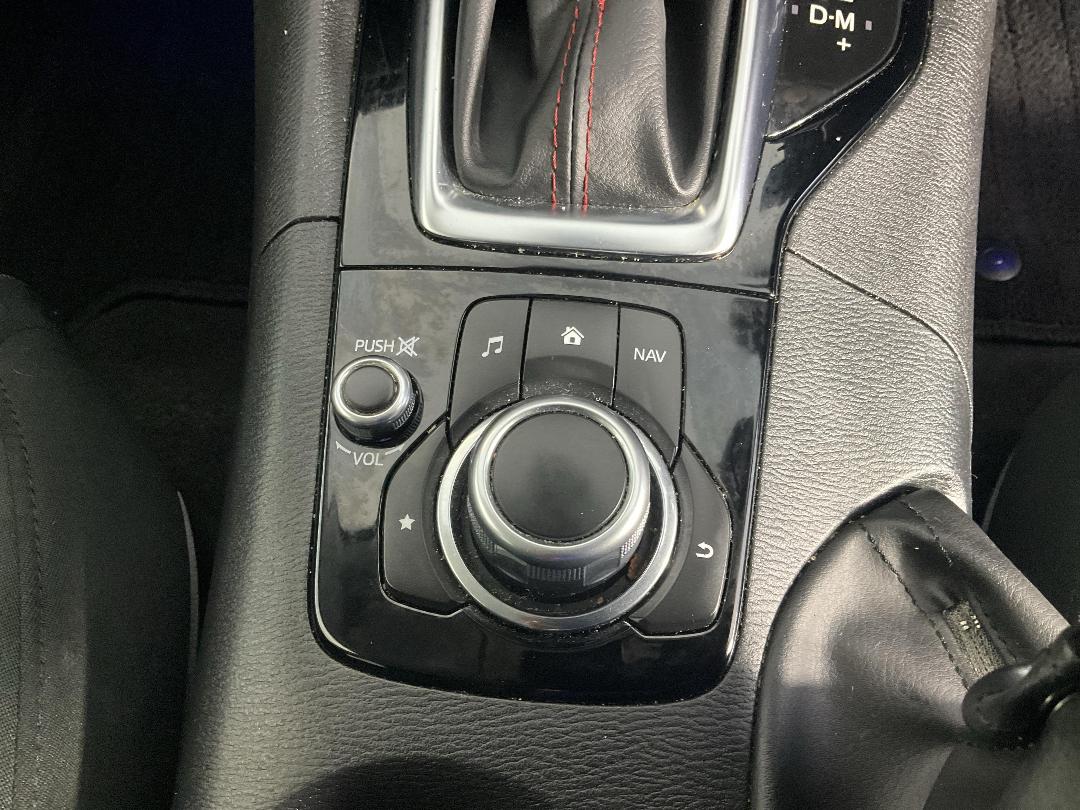 Photo '30' of Mazda Axela