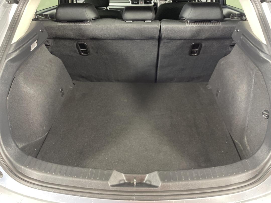 Photo '14' of Mazda Axela Photo '14' of Mazda Axela