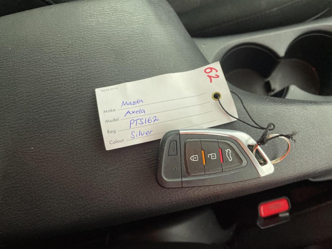 Photo '22' of Mazda Axela Photo '22' of Mazda Axela