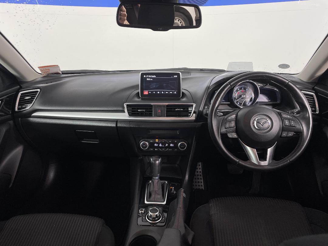 Photo '17' of Mazda Axela Photo '17' of Mazda Axela