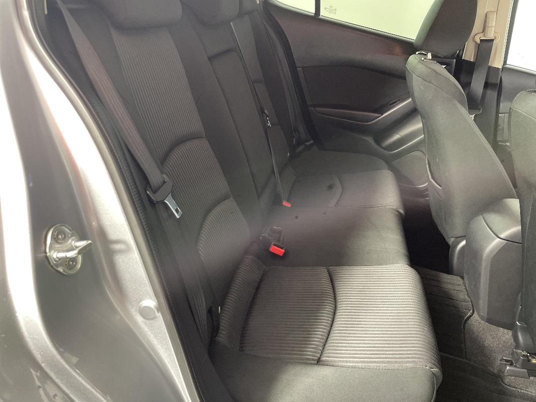 Photo '20' of Mazda Axela Photo '20' of Mazda Axela