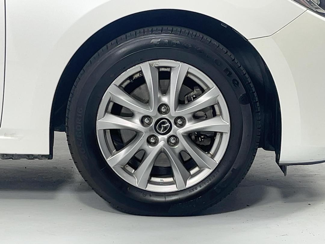 Photo '9' of Mazda Axela