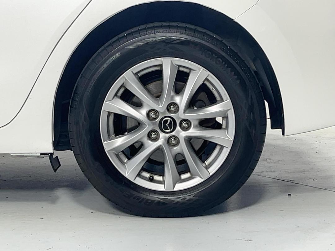 Photo '11' of Mazda Axela