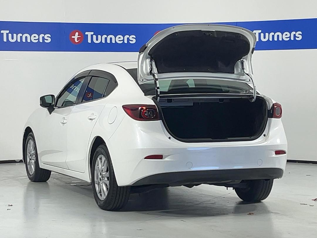 Photo '23' of Mazda Axela