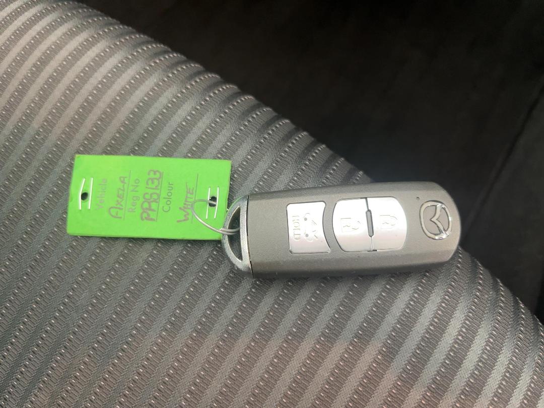 Photo '22' of Mazda Axela