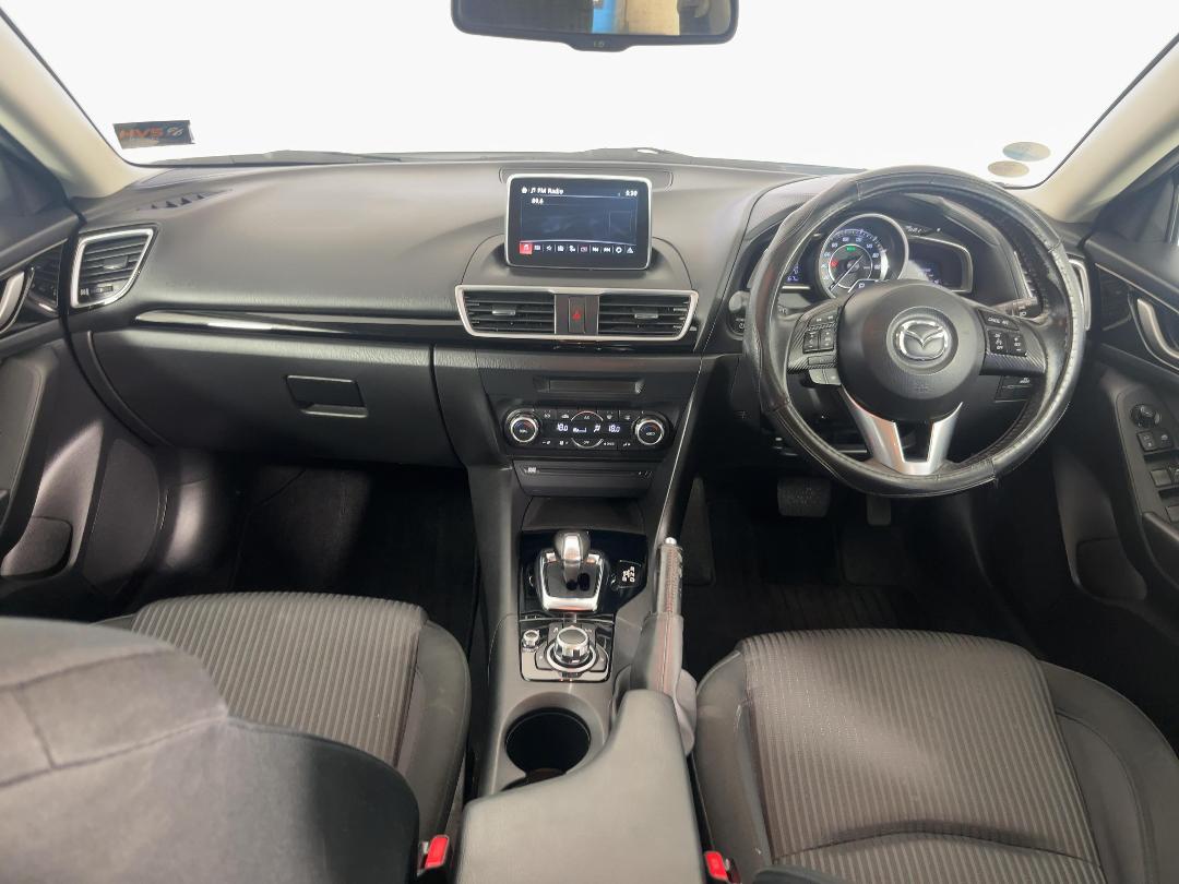 Photo '17' of Mazda Axela