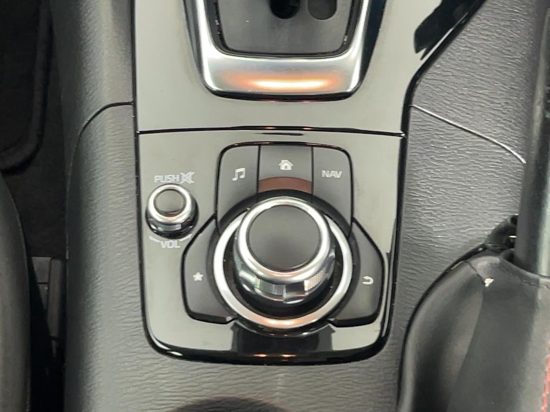 Photo '25' of Mazda Axela