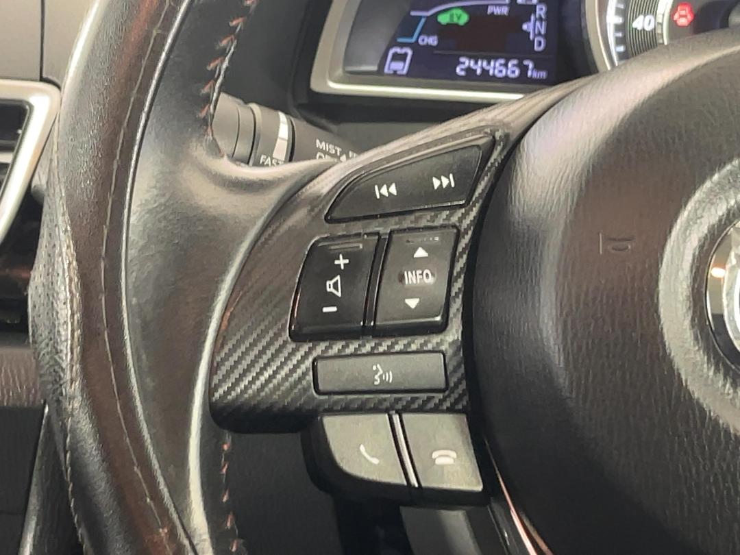 Photo '27' of Mazda Axela